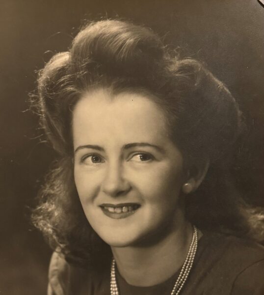 Patricia Pearl Tie
